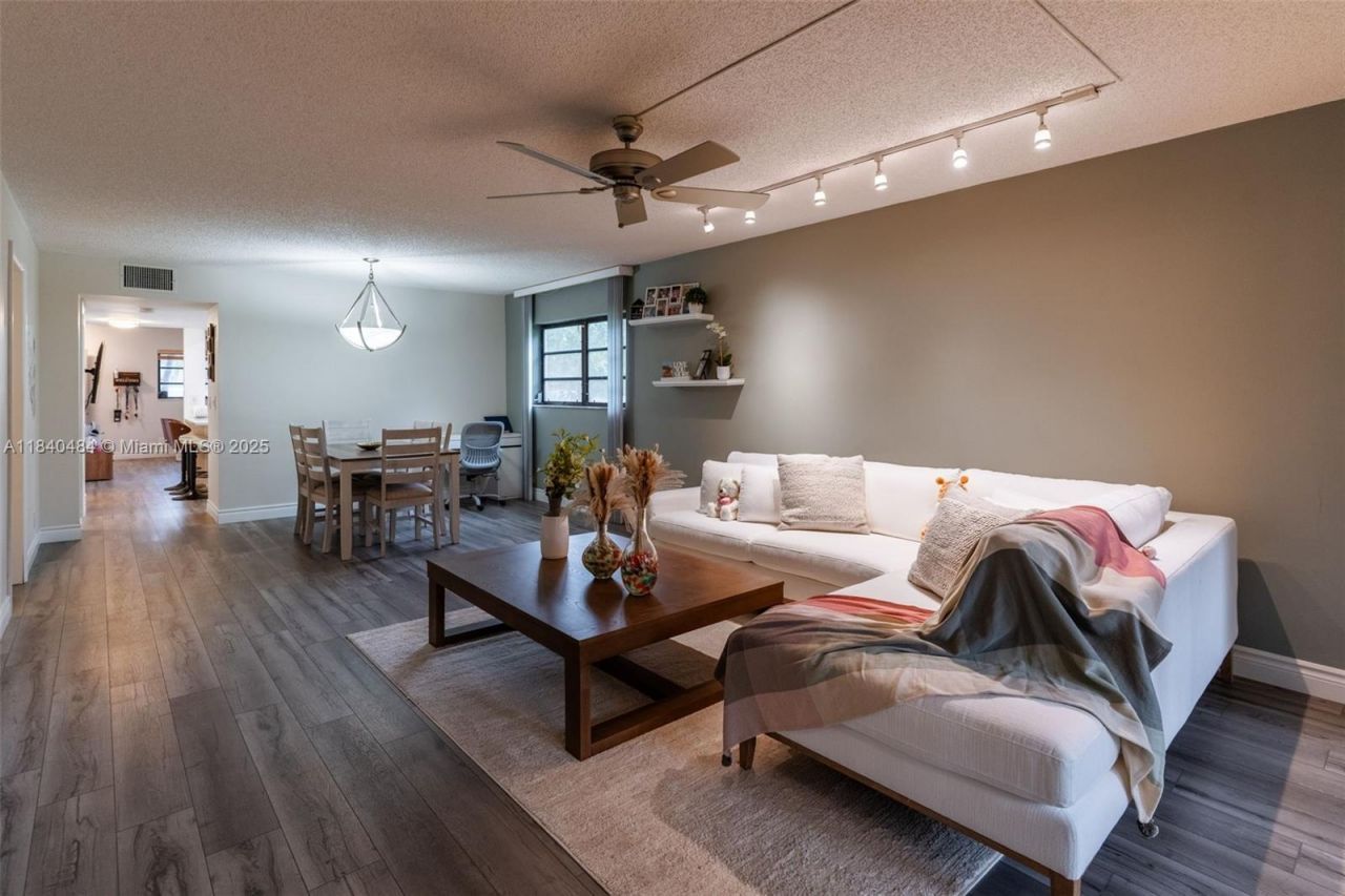 7625 NW 79th Ave, Unit 101, Tamarac, FL 33321 Photo