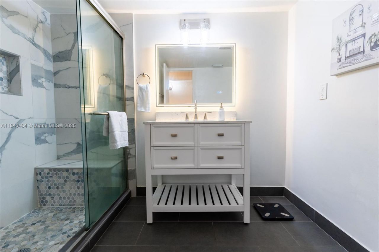 7625 NW 79th Ave, Unit 101, Tamarac, FL 33321 Photo