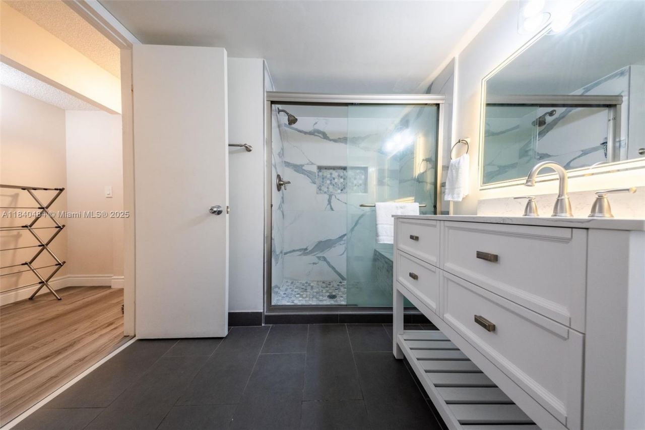 7625 NW 79th Ave, Unit 101, Tamarac, FL 33321 Photo