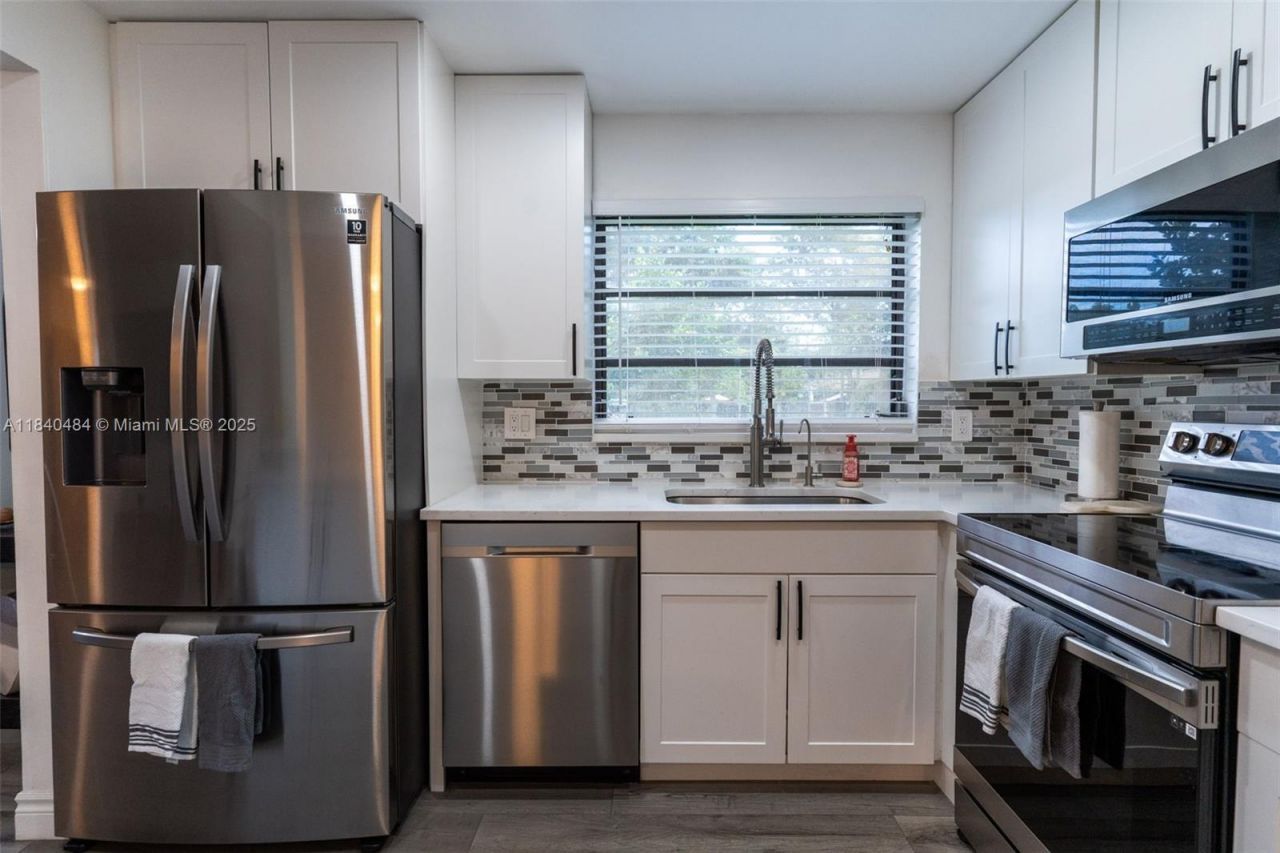 7625 NW 79th Ave, Unit 101, Tamarac, FL 33321 Photo