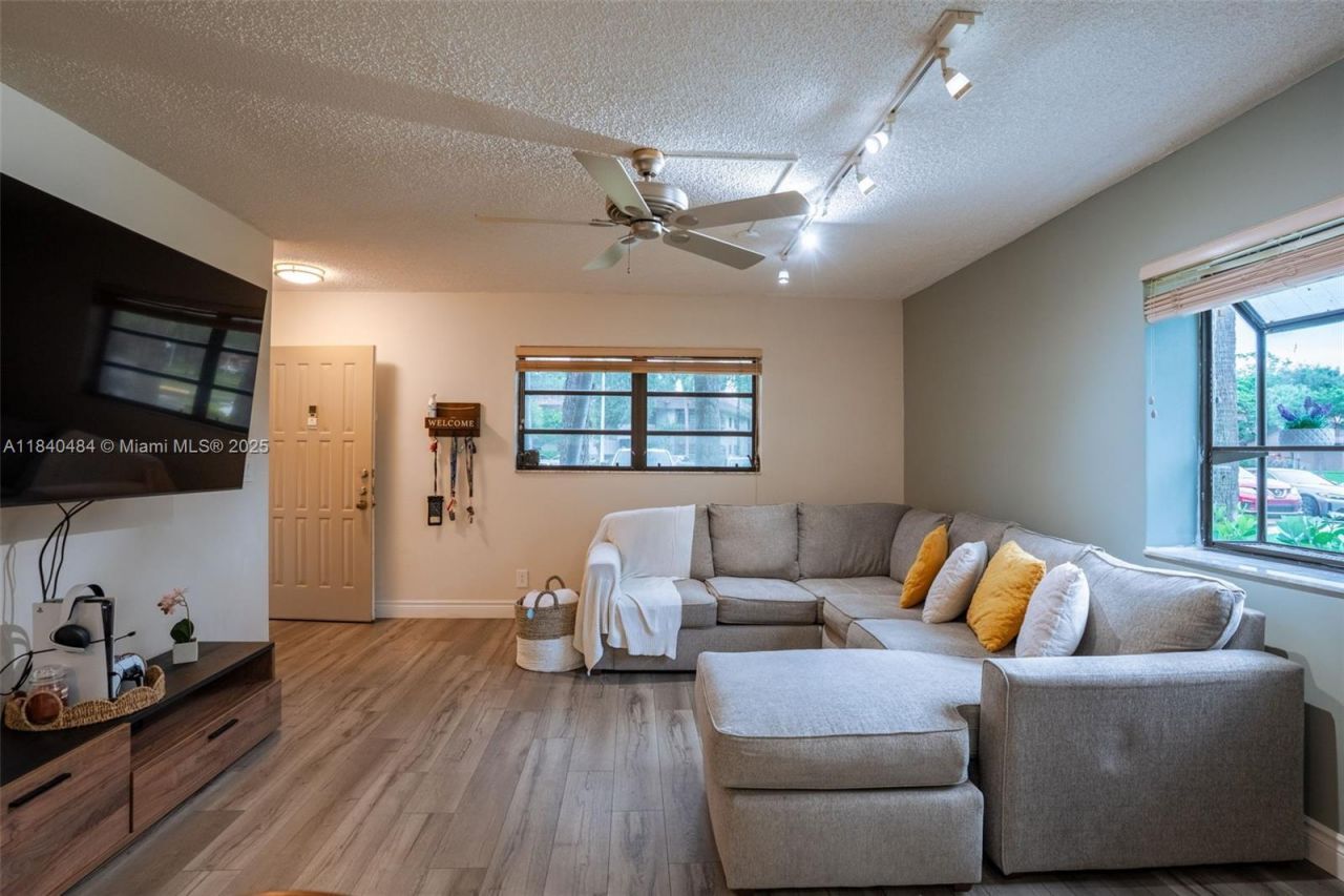 7625 NW 79th Ave, Unit 101, Tamarac, FL 33321 Photo
