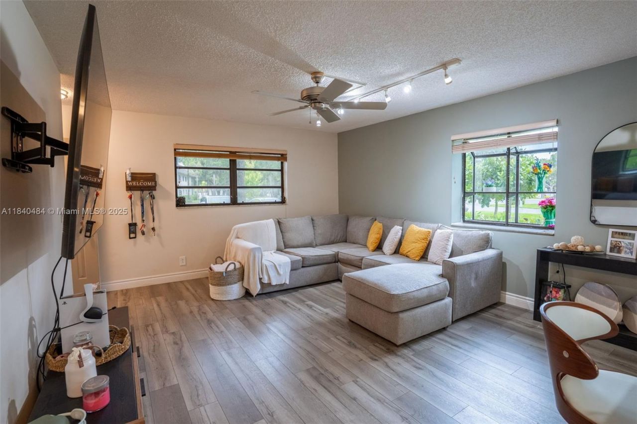 7625 NW 79th Ave, Unit 101, Tamarac, FL 33321 Photo