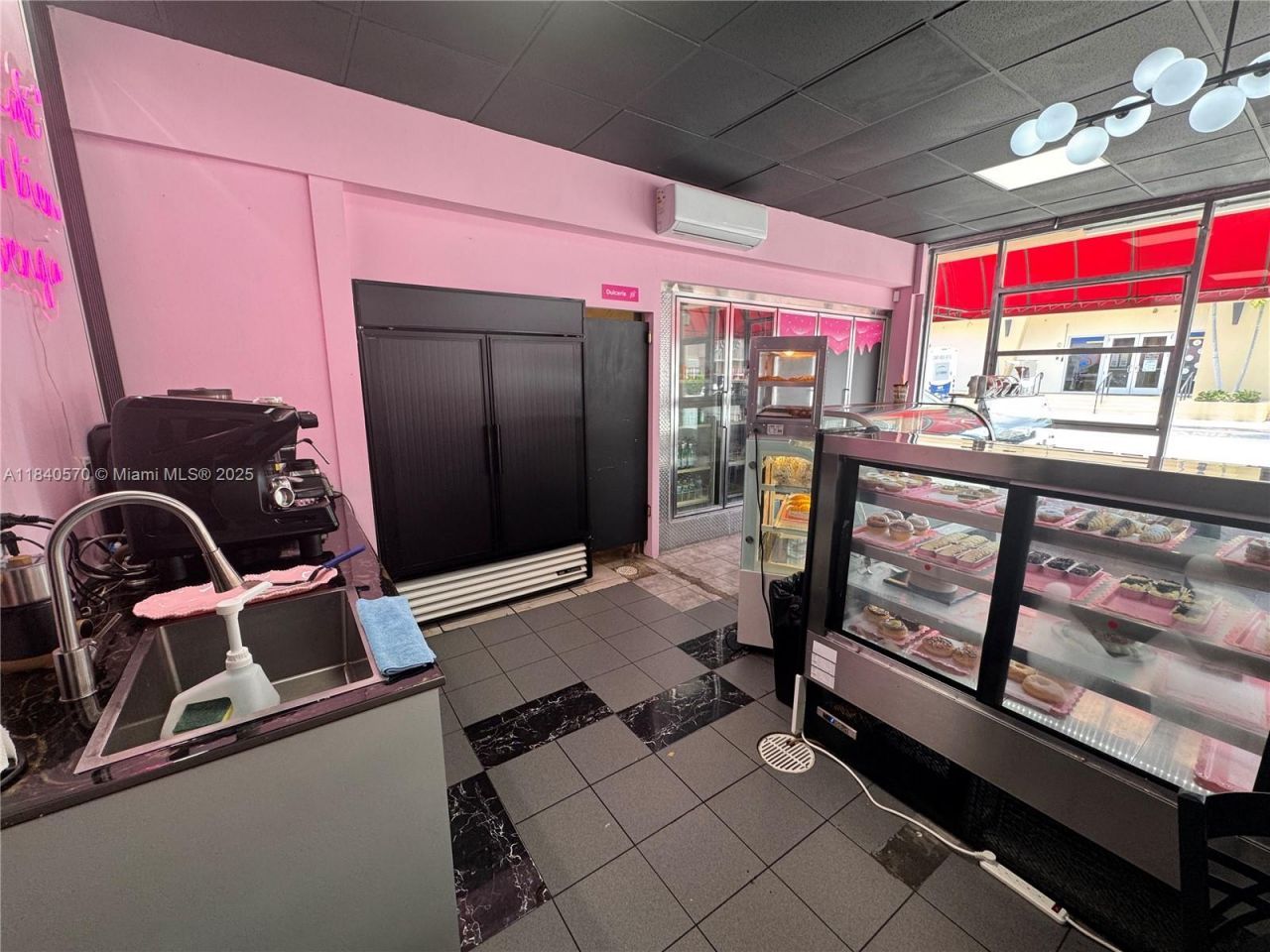 Bakery For Sale, Hialeah, FL 33010 Photo