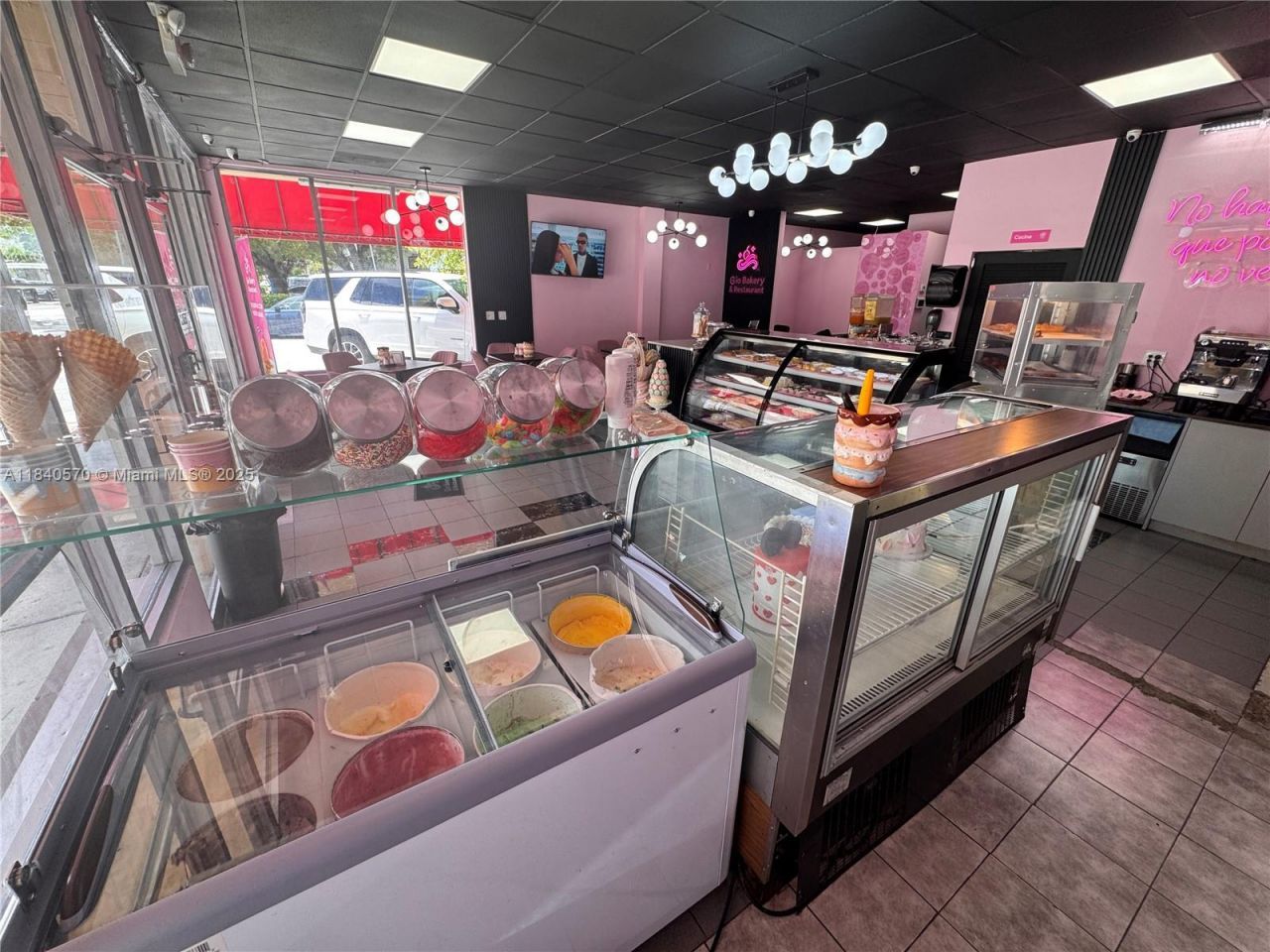 Bakery For Sale, Hialeah, FL 33010 Photo