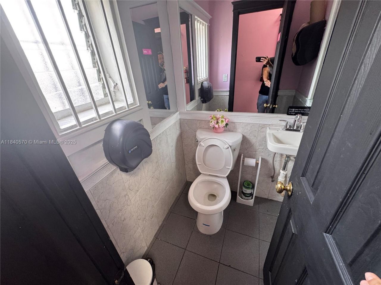 Bakery For Sale, Hialeah, FL 33010 Photo