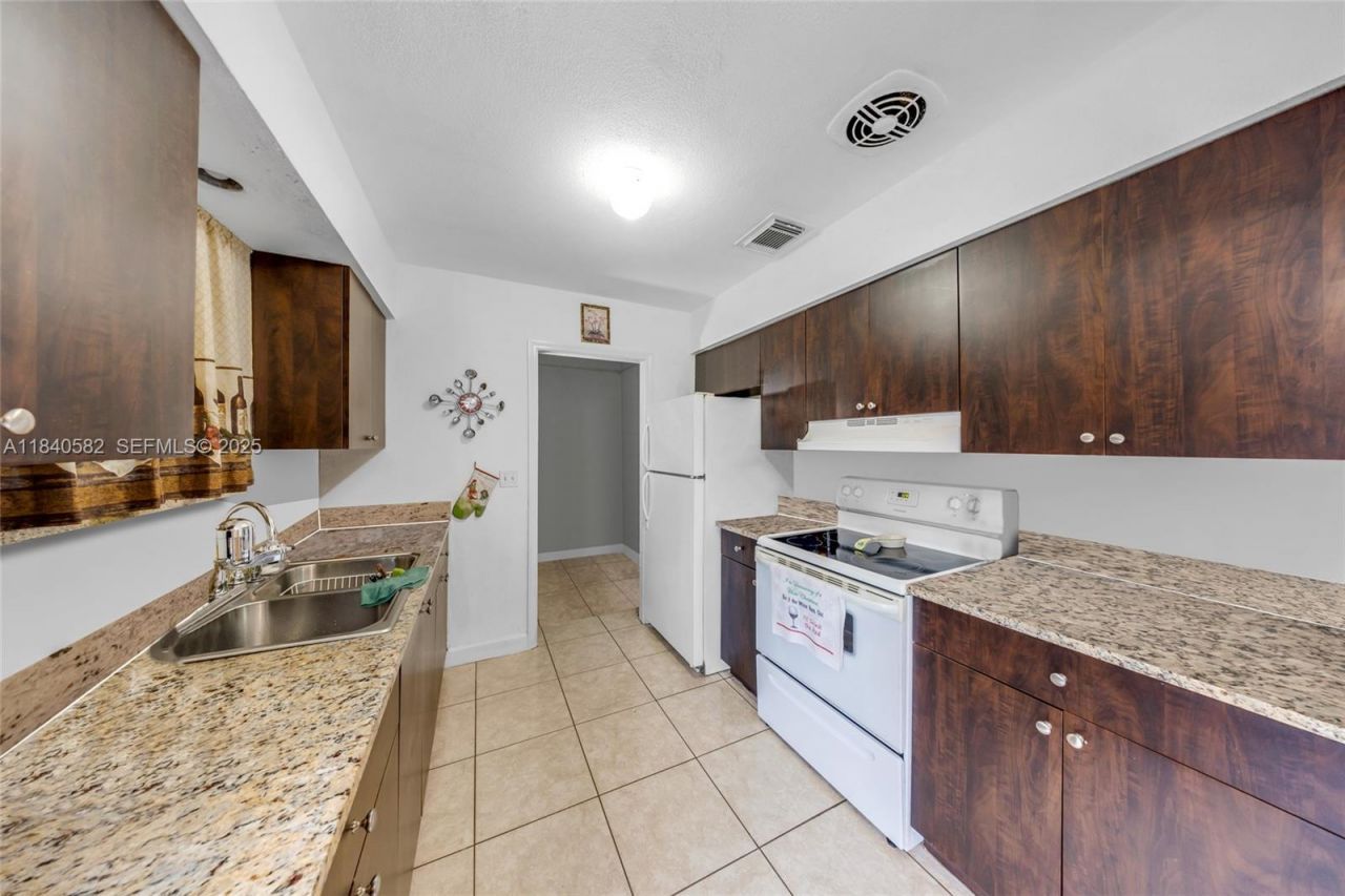 2506 Mayo St, Hollywood, FL 33020 Photo