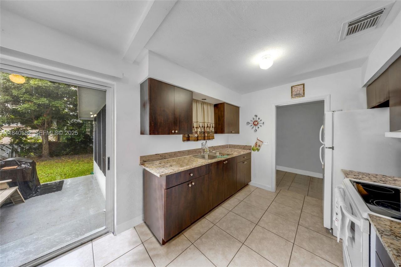 2506 Mayo St, Hollywood, FL 33020 Photo