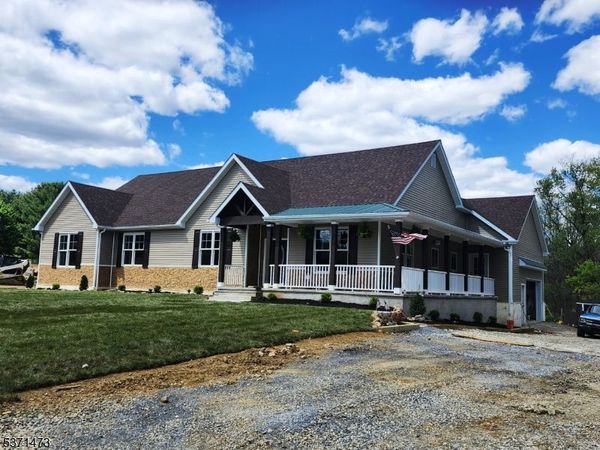 81 Belview Rd, Lopatcong, NJ 08865