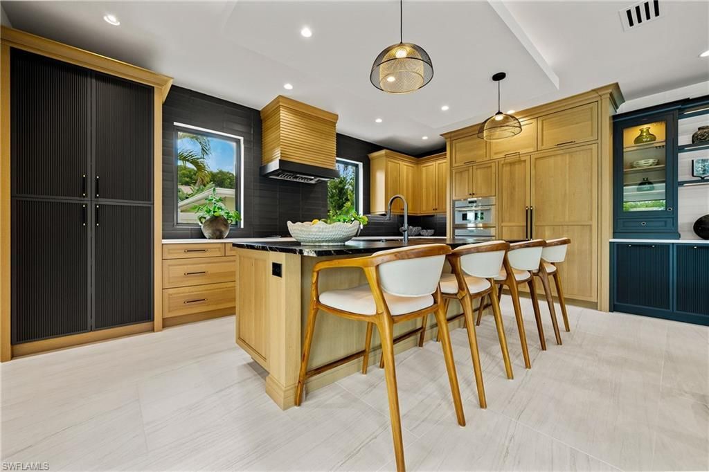 1261 13th Ave N, Naples, FL 34102 Photo