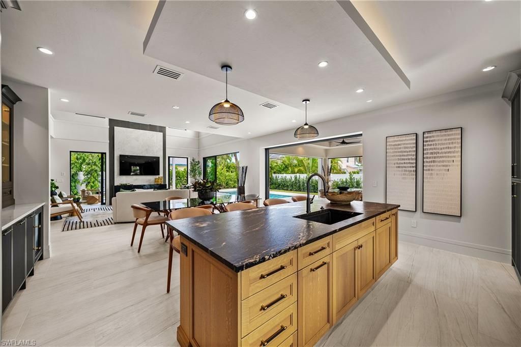 1261 13th Ave N, Naples, FL 34102 Photo