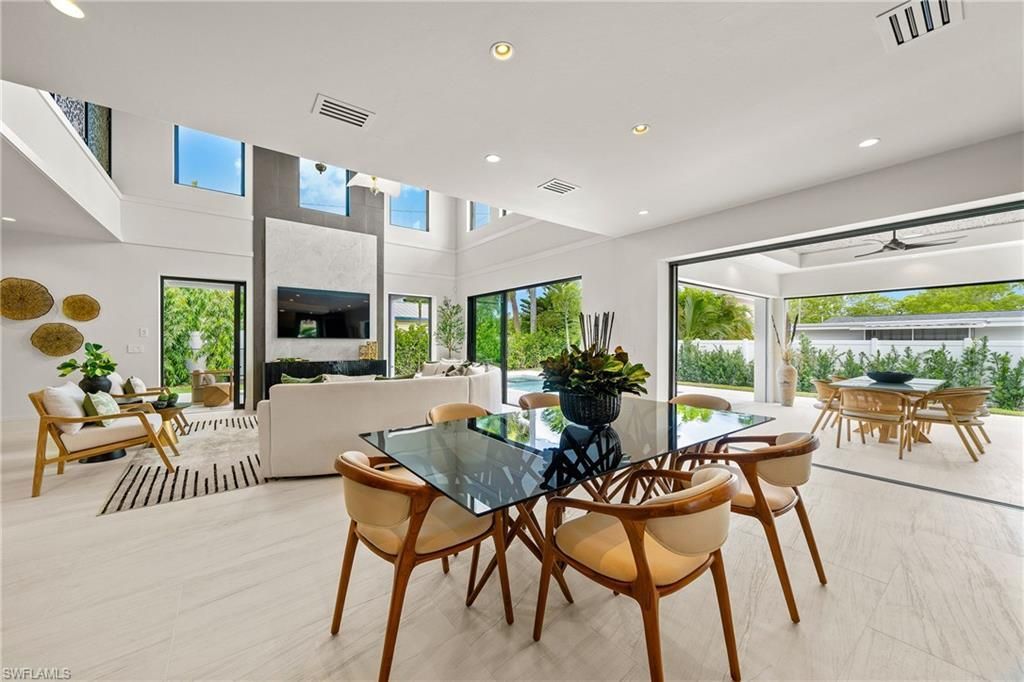 1261 13th Ave N, Naples, FL 34102 Photo