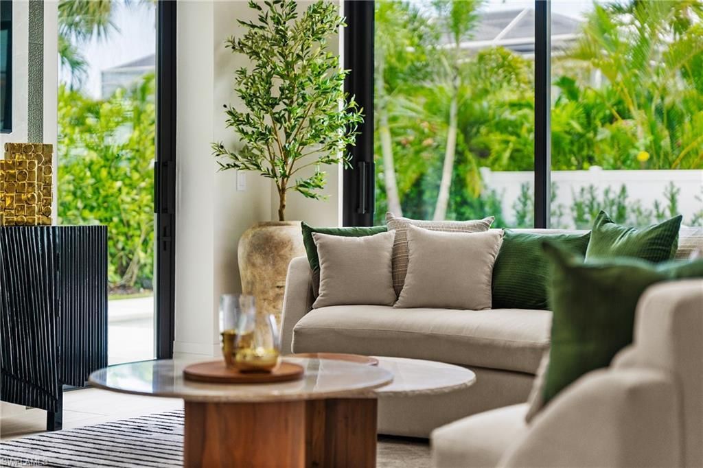 1261 13th Ave N, Naples, FL 34102 Photo