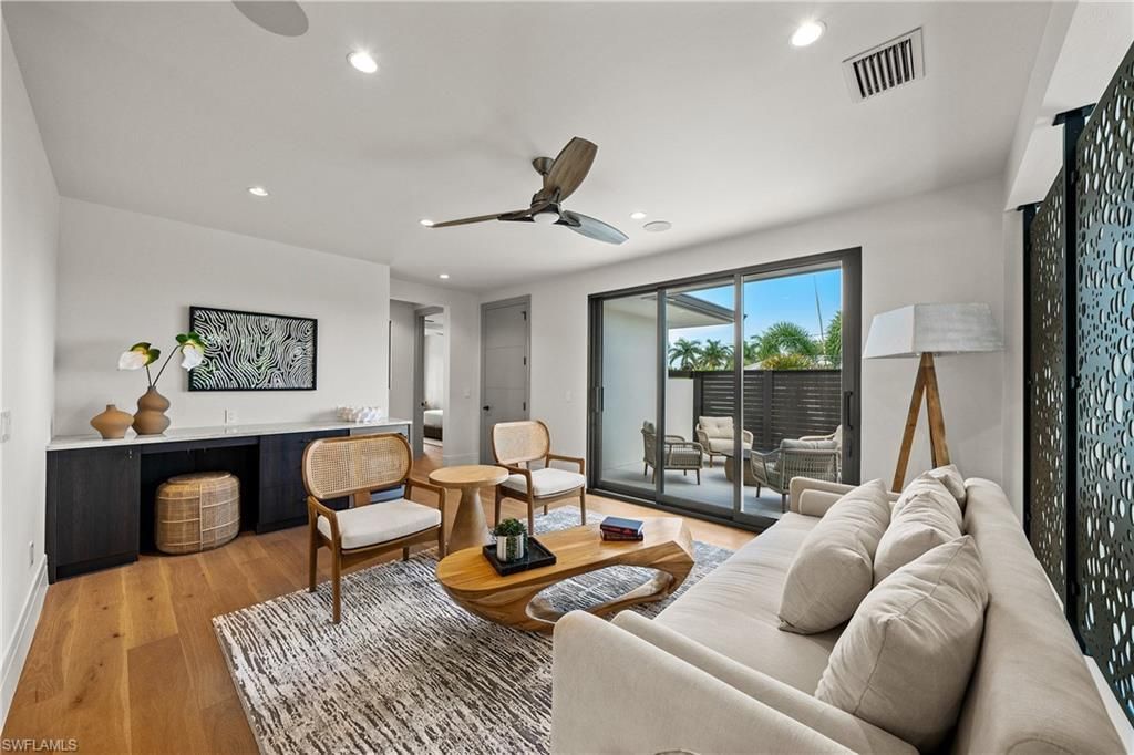 1261 13th Ave N, Naples, FL 34102 Photo