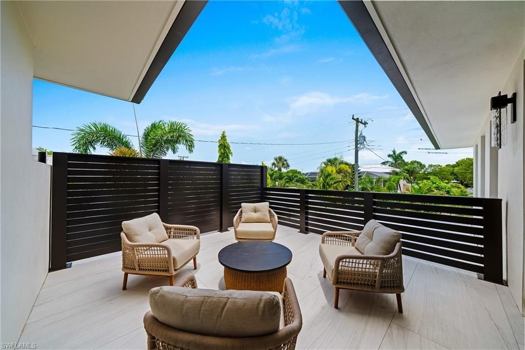 1261 13th Ave N, Naples, FL 34102 Photo