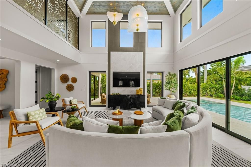 1261 13th Ave N, Naples, FL 34102 Photo