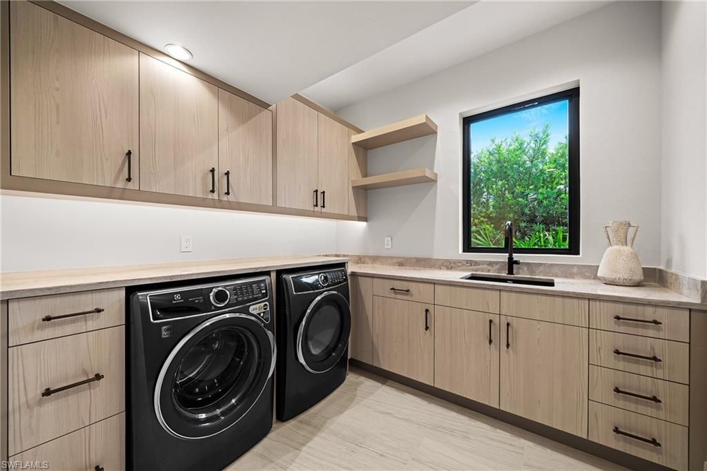 1261 13th Ave N, Naples, FL 34102 Photo