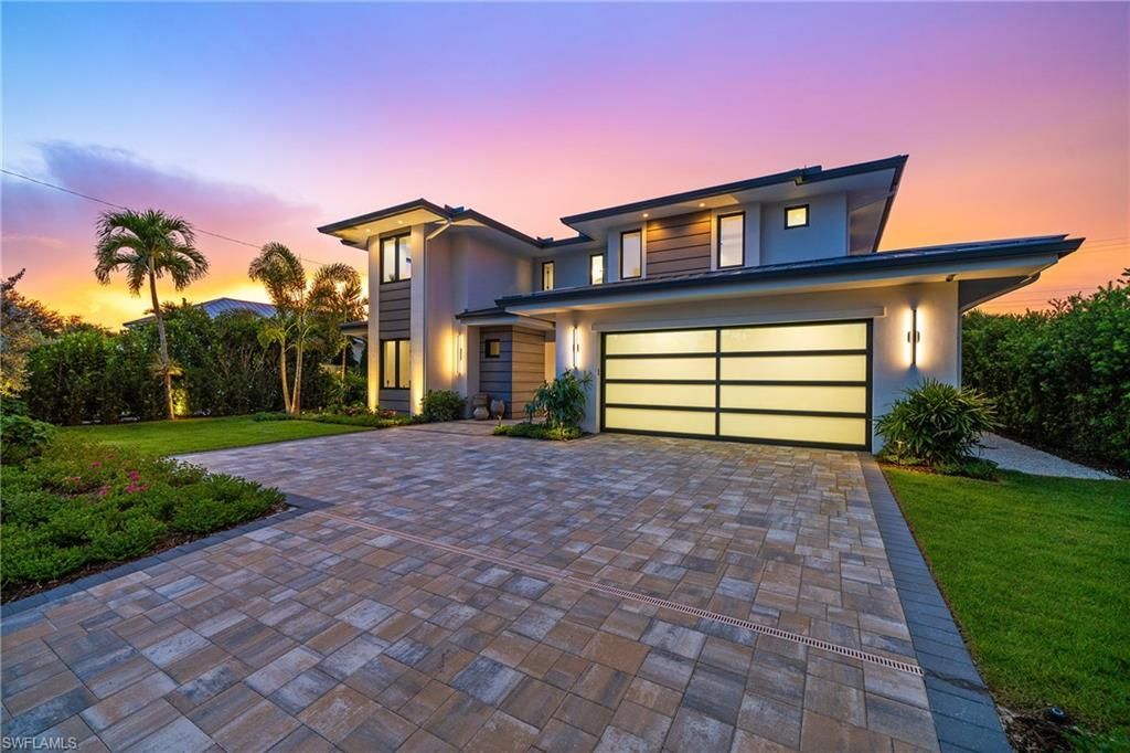 1261 13th Ave N, Naples, FL 34102 Photo