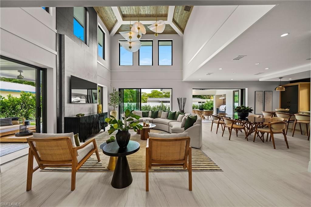 1261 13th Ave N, Naples, FL 34102 Photo