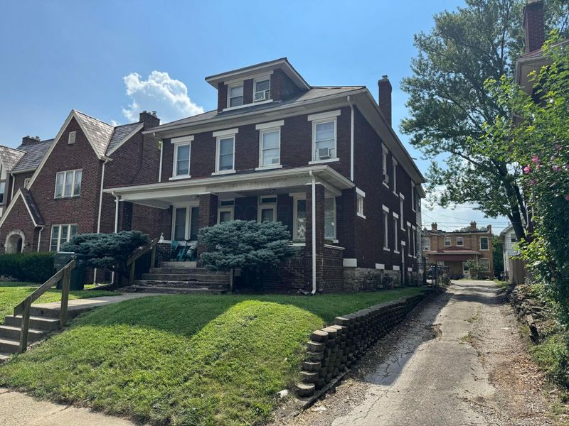 2395 Summit Street, Columbus, OH 43202 Photo 2