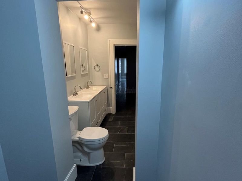 2395 Summit Street, Columbus, OH 43202 Photo 28