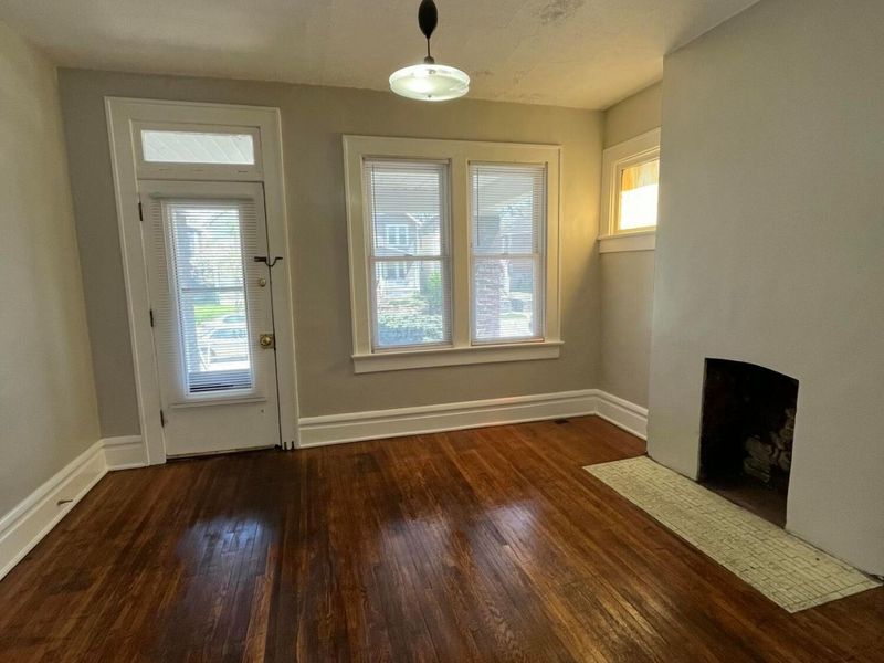 2395 Summit Street, Columbus, OH 43202 Photo 5