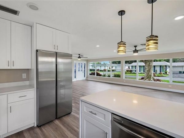 233 YORKSHIRE CT, NAPLES, FL 34112