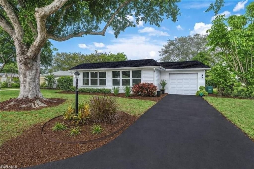 233 Yorkshire Ct, Naples, FL 34112 Photo
