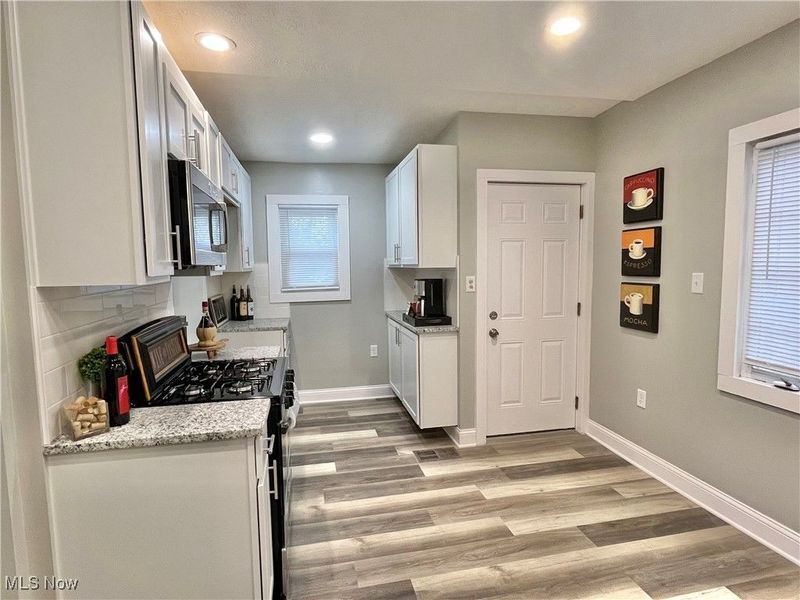 10914 Fidelity Avenue, Cleveland, OH 44111 Photo 10