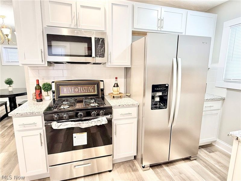 10914 Fidelity Avenue, Cleveland, OH 44111 Photo 2