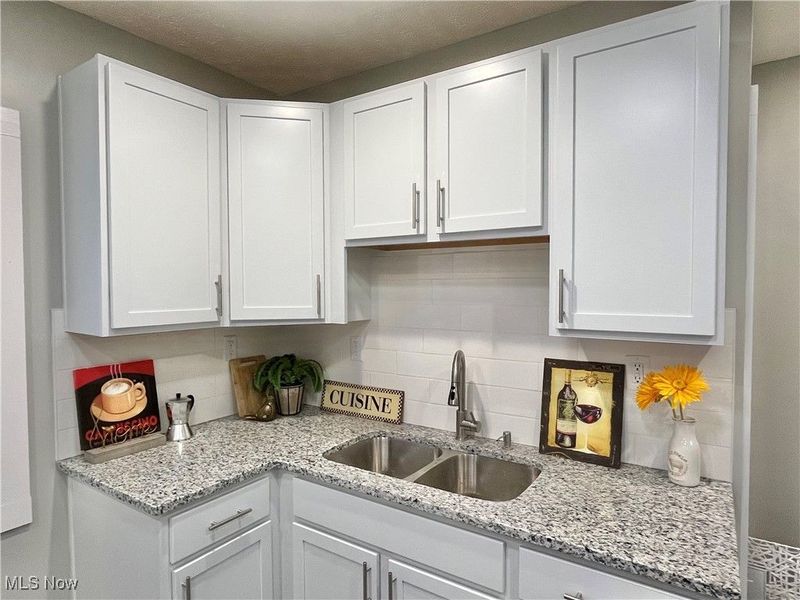 10914 Fidelity Avenue, Cleveland, OH 44111 Photo 3