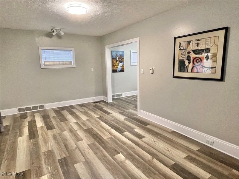 10914 Fidelity Avenue, Cleveland, OH 44111 Photo 35