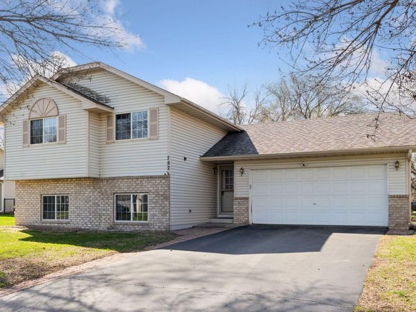 782 101st Avenue NE, Blaine, MN 55434