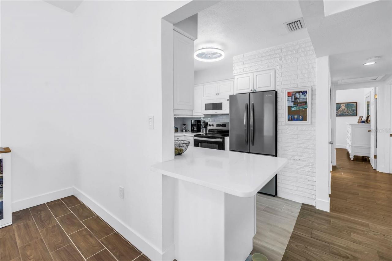 360 71st Avenue, Saint Pete Beach, FL 33706 Photo