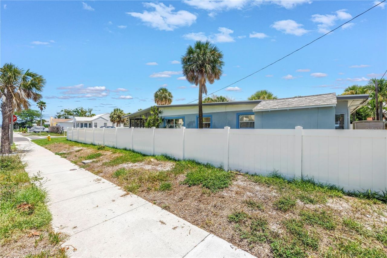 360 71st Avenue, Saint Pete Beach, FL 33706 Photo