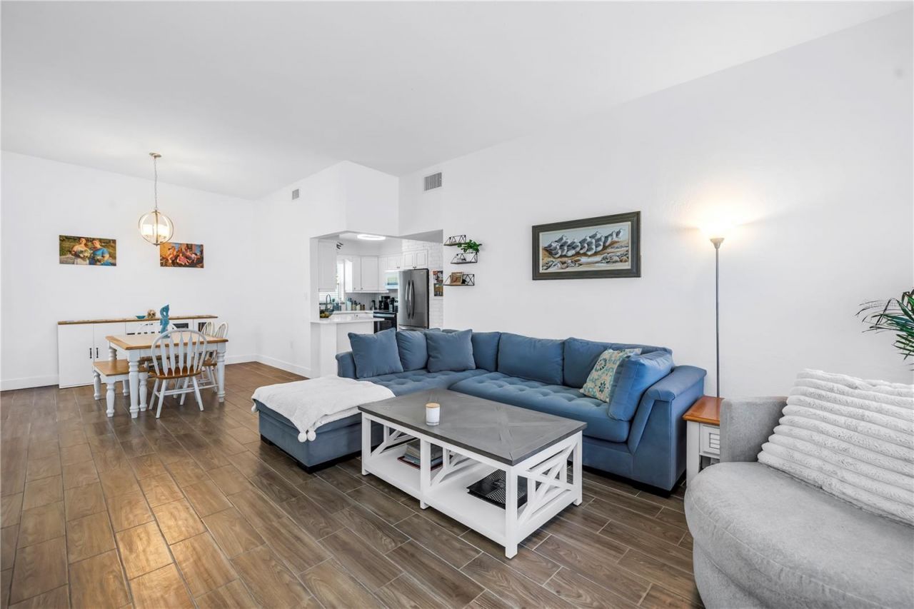 360 71st Avenue, Saint Pete Beach, FL 33706 Photo