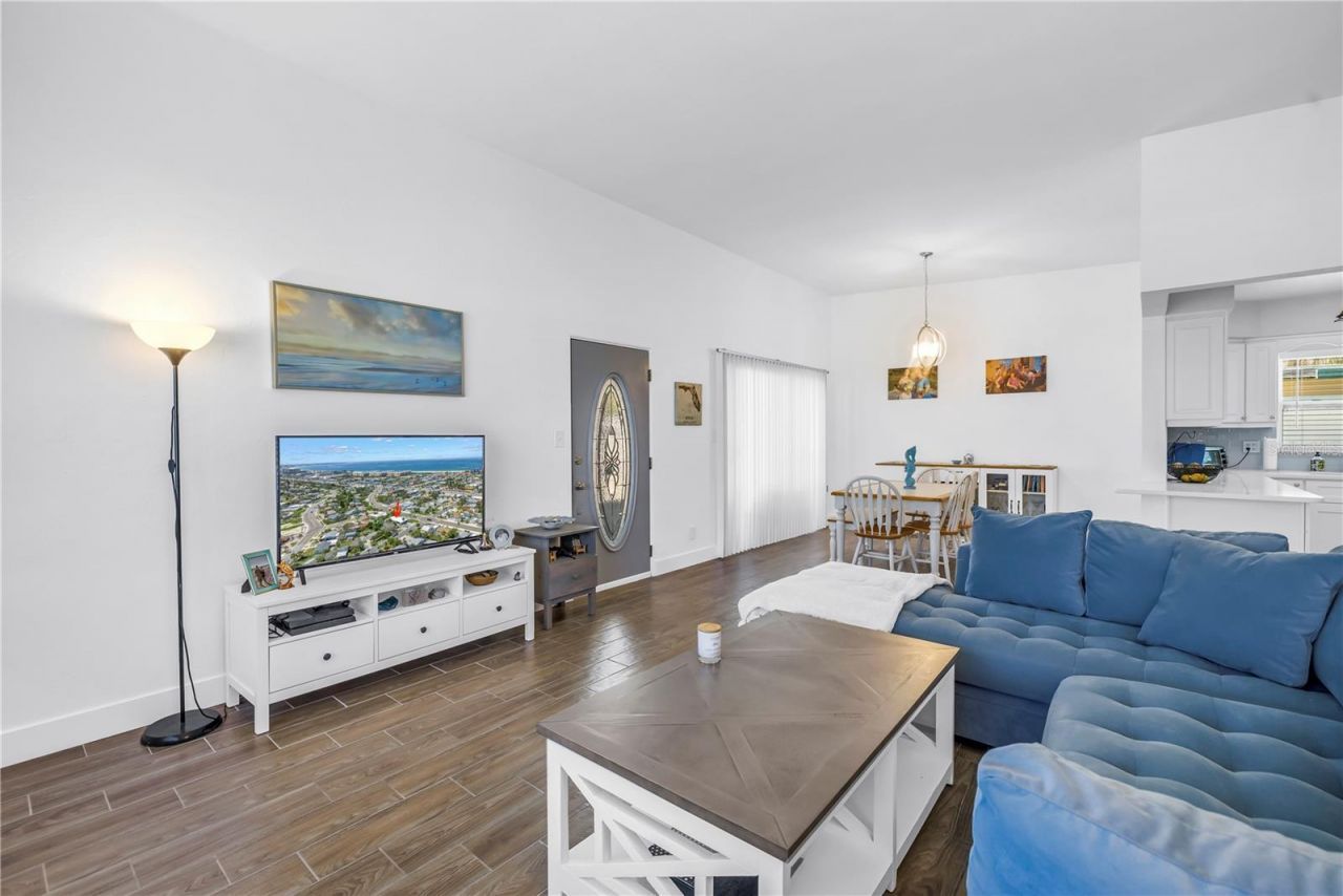 360 71st Avenue, Saint Pete Beach, FL 33706 Photo