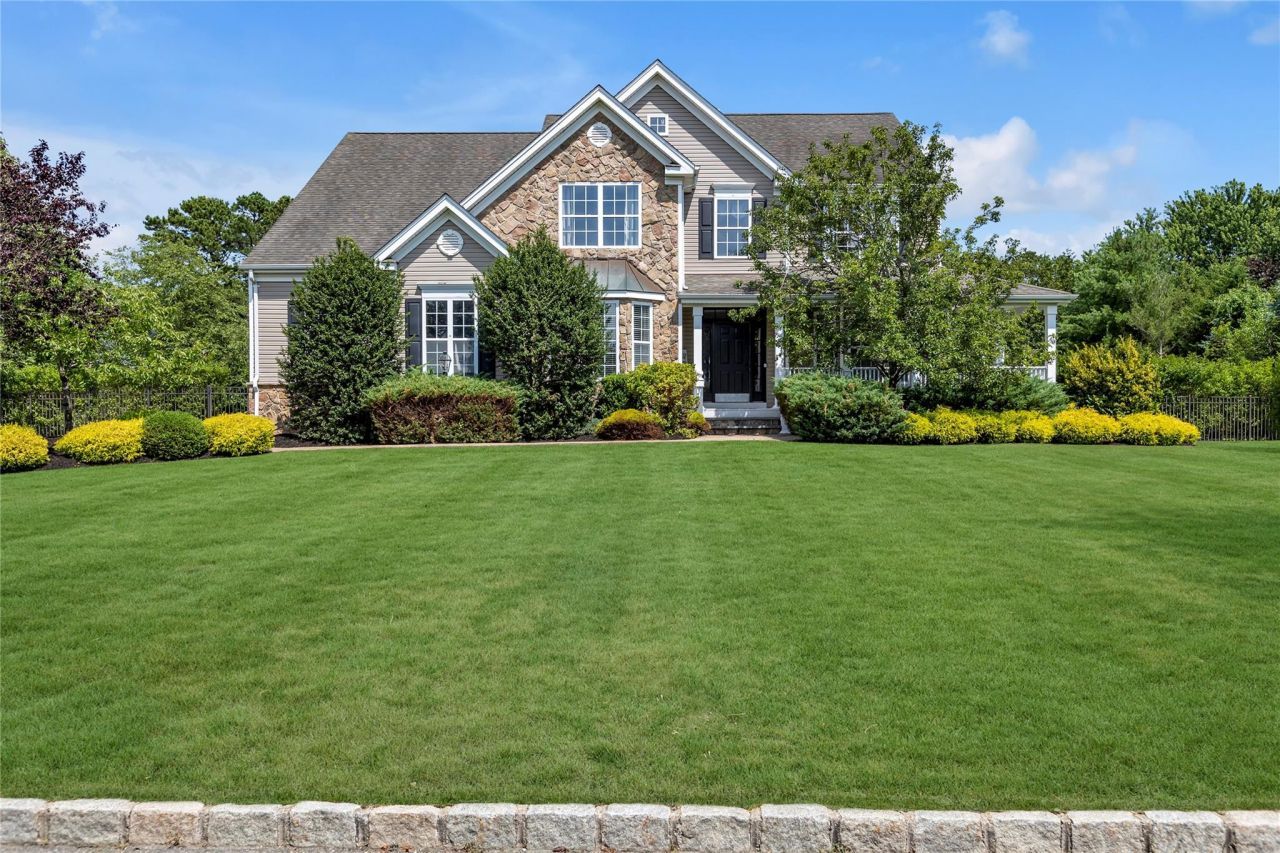 265 Hidden Acres Path, Wading River, NY 11792 Main Photo