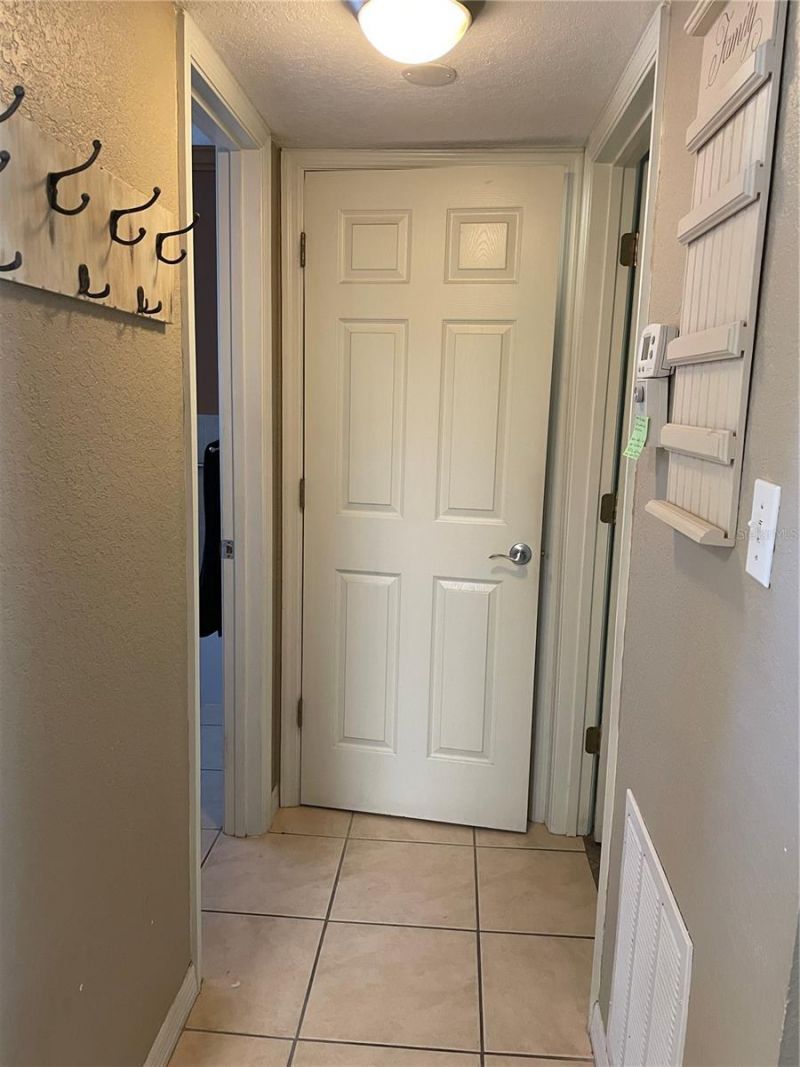 912 La Costa Circle, Unit 3, Sarasota, FL 34237 Photo