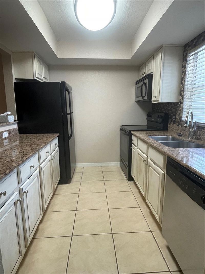 912 La Costa Circle, Unit 3, Sarasota, FL 34237 Photo