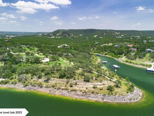 8005 Sharon RD, Volente, TX 78641