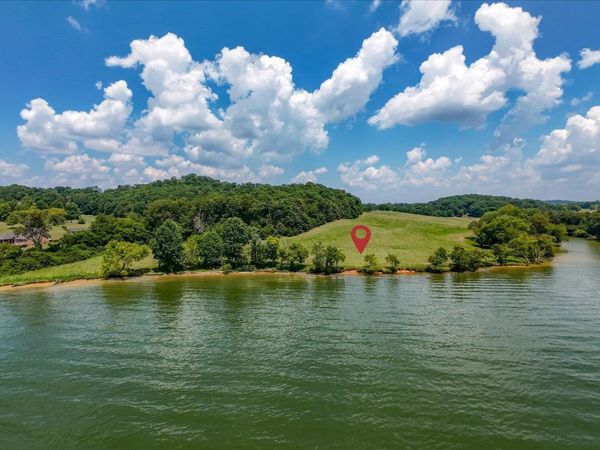 3841 Gravelly Hills Rd, Louisville, TN 37777