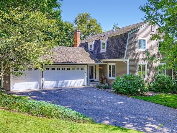 3900 Hillcrest Way, Deephaven, MN 55391