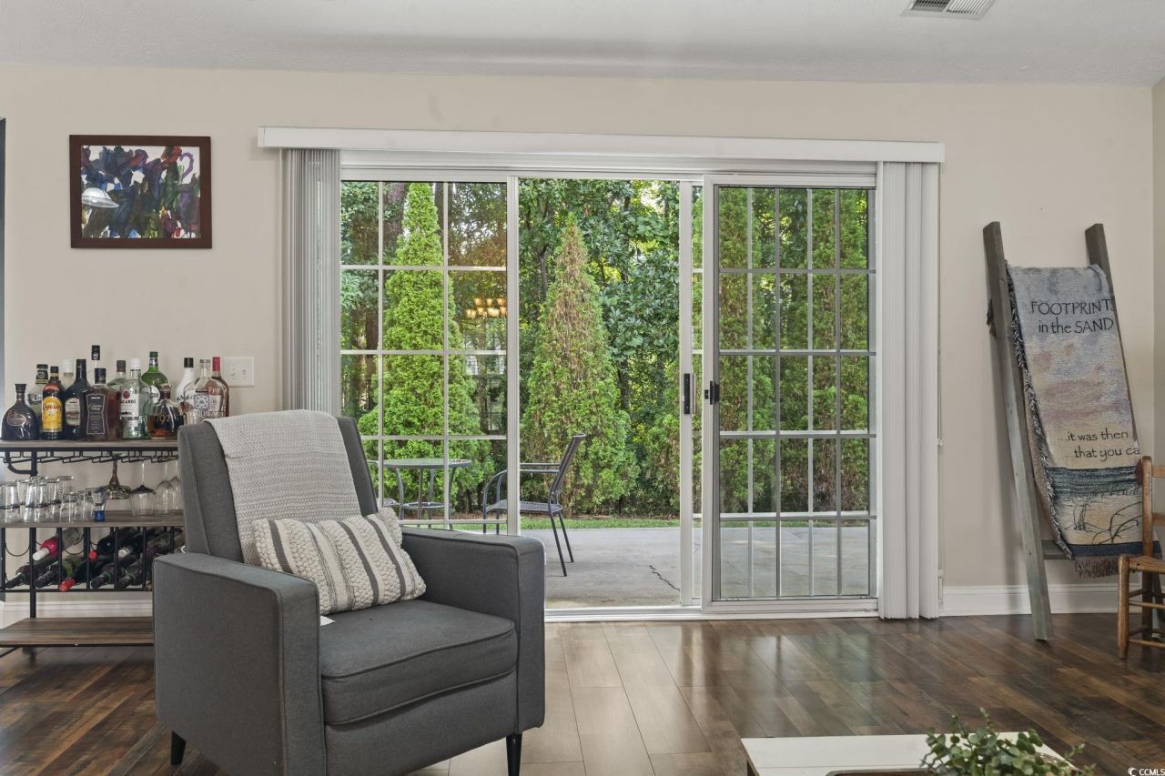 188 Governors Loop Photo 10