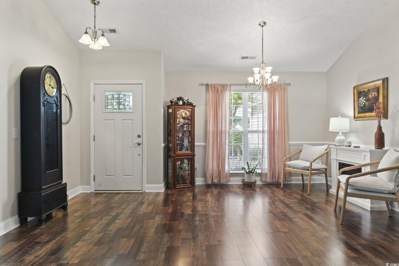 188 Governors Loop Photo 11