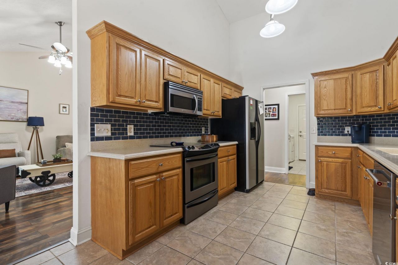 188 Governors Loop Photo 13