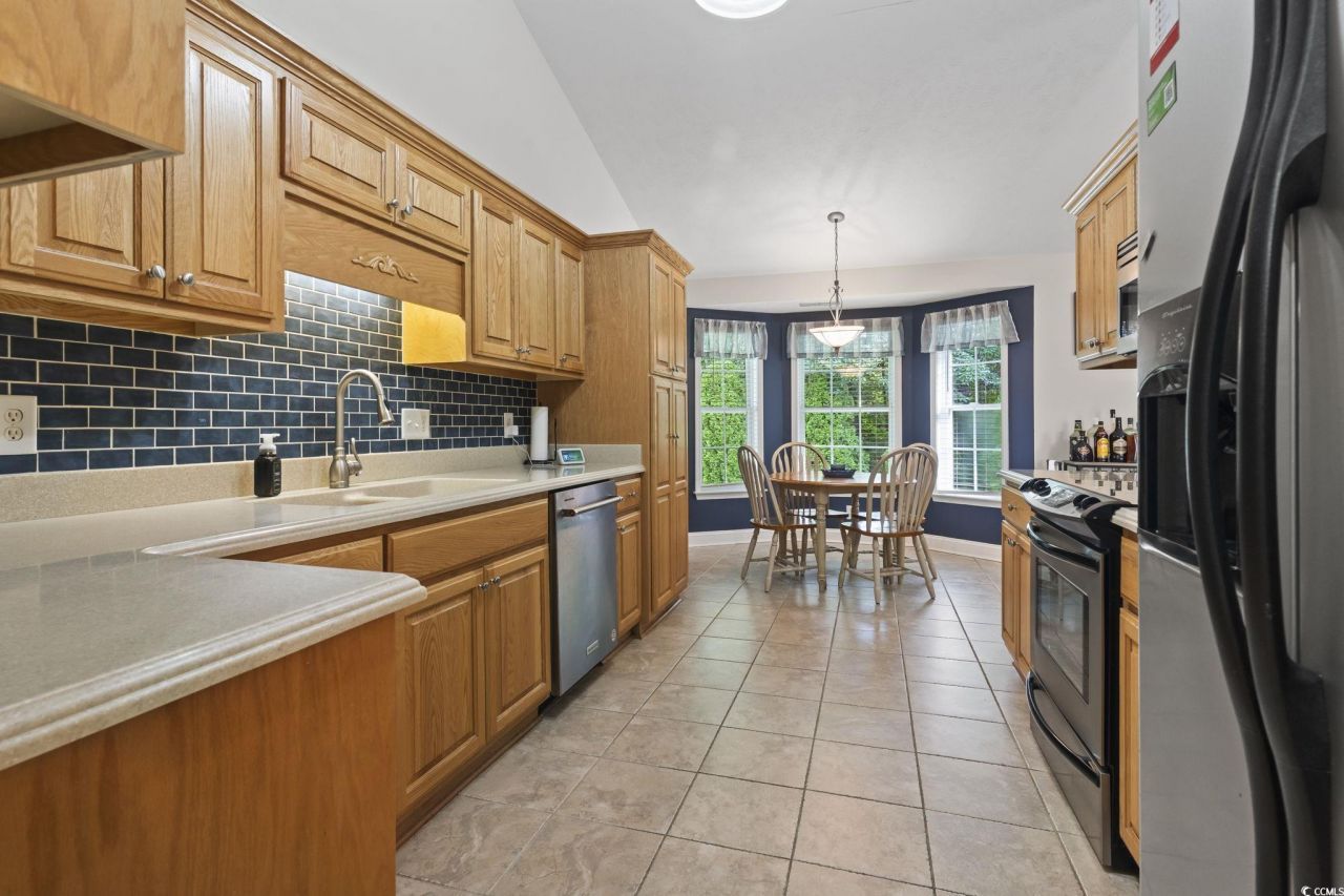 188 Governors Loop Photo 15