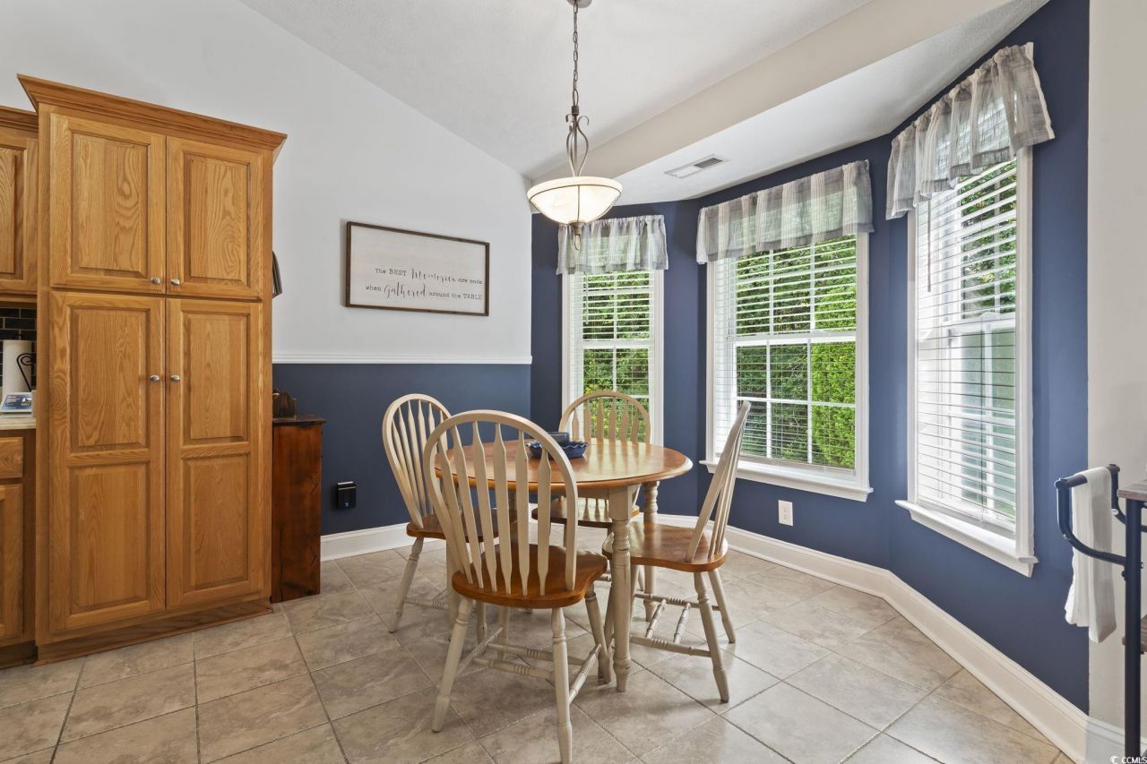 188 Governors Loop Photo 16