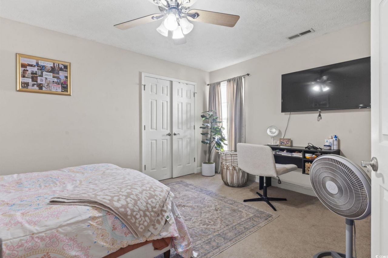 188 Governors Loop Photo 23