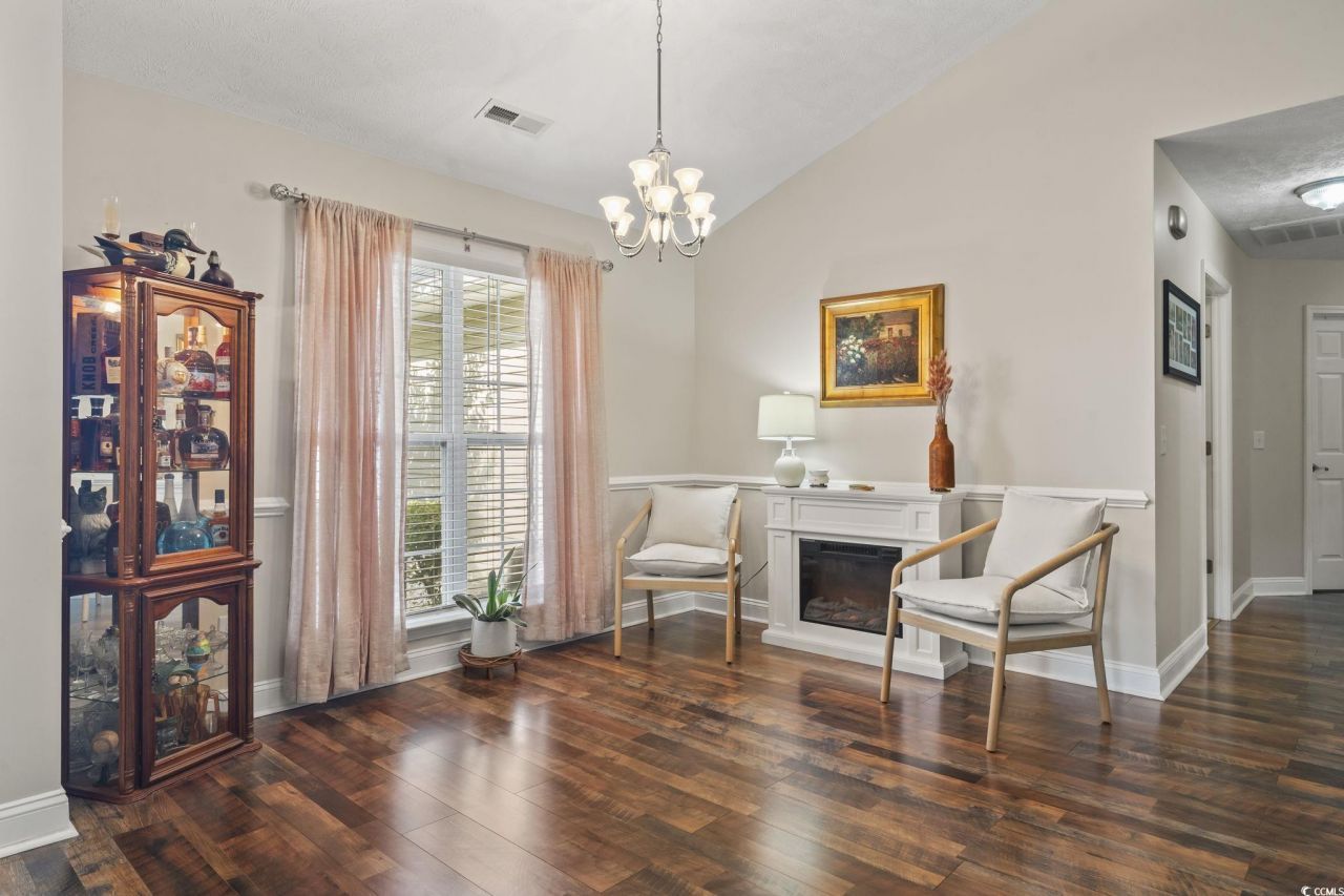 188 Governors Loop Photo 6