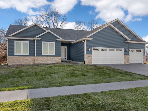 219 McCarran Avenue NE, Cedar Rapids, IA 52402